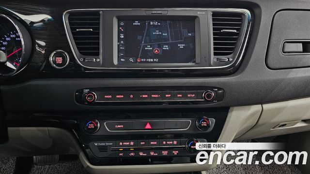 Kia Canival 2019 — photo 18