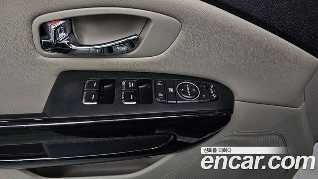 Kia Canival 2019 — photo 22