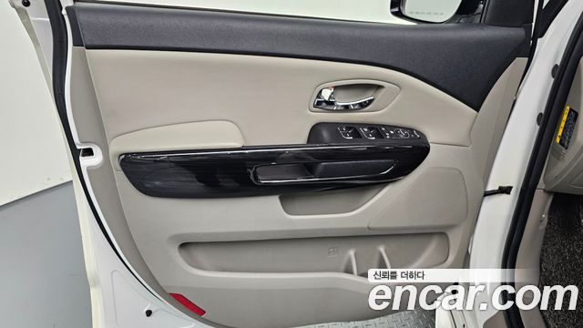 Kia Canival 2019 — photo 14