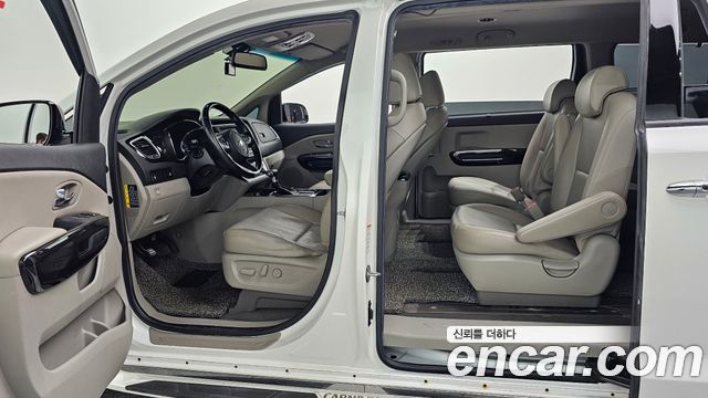 Kia Canival 2019 — photo 16