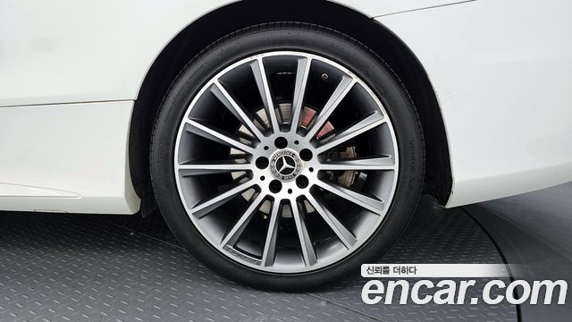 Mercedes-Benz C-Class 2017 — photo 7