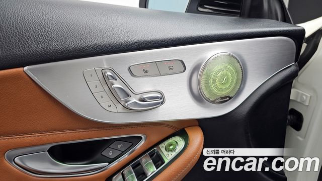 Mercedes-Benz C-Class 2017 — photo 27