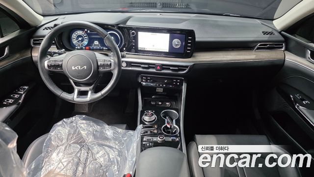 Kia K5 2023 — photo 10