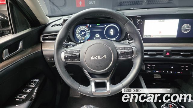 Kia K5 2023 — photo 19