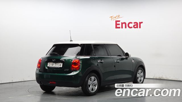 Mini Cooper 2018 — photo 2