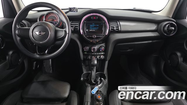 Mini Cooper 2018 — photo 10