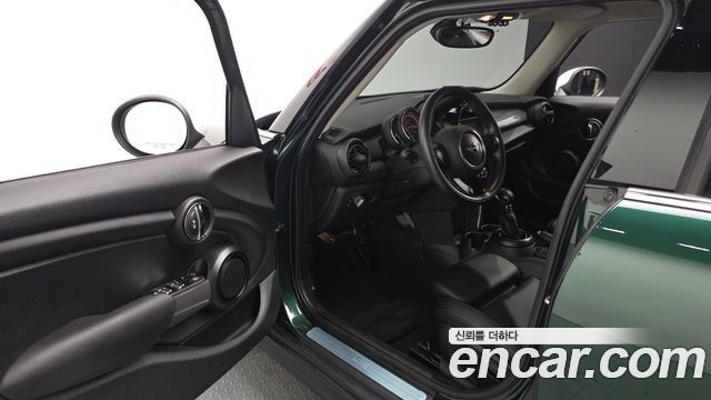 Mini Cooper 2018 — photo 13