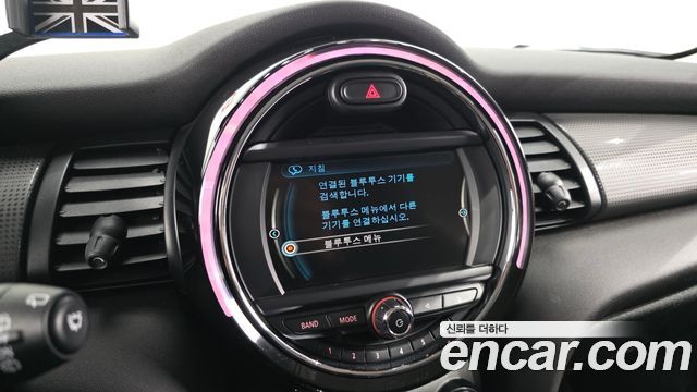 Mini Cooper 2018 — photo 21