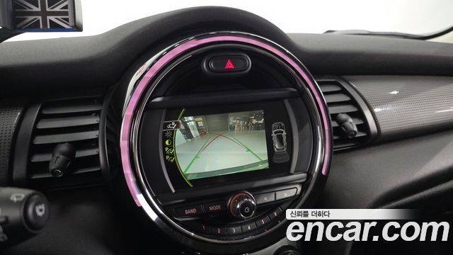 Mini Cooper 2018 — photo 22