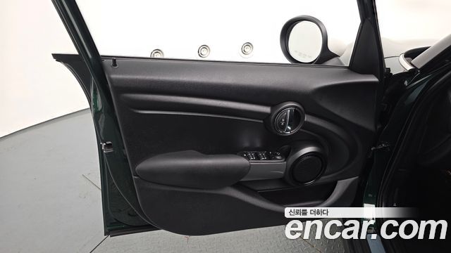 Mini Cooper 2018 — photo 14