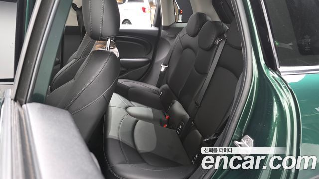 Mini Cooper 2018 — photo 16
