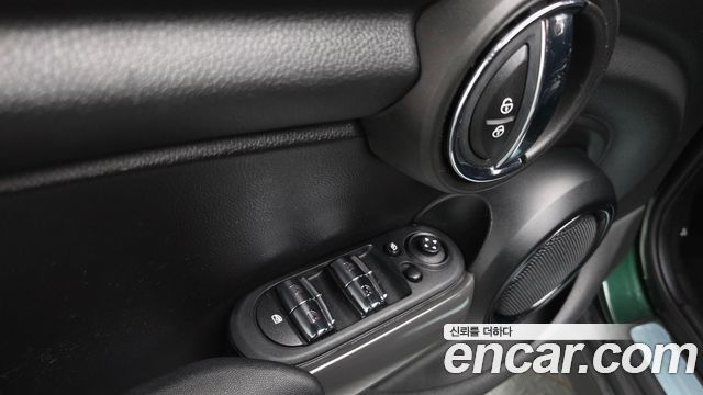 Mini Cooper 2018 — photo 27