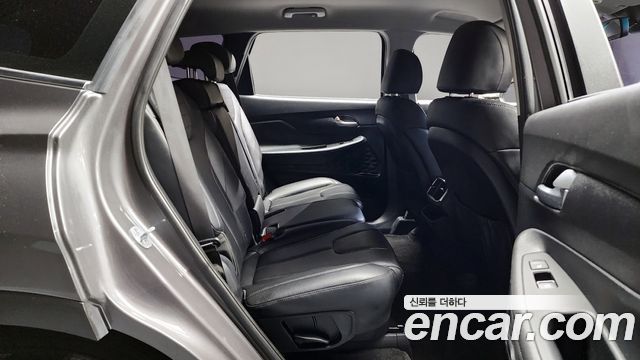 Hyundai Santafe 2019 — photo 17