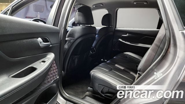 Hyundai Santafe 2019 — photo 18