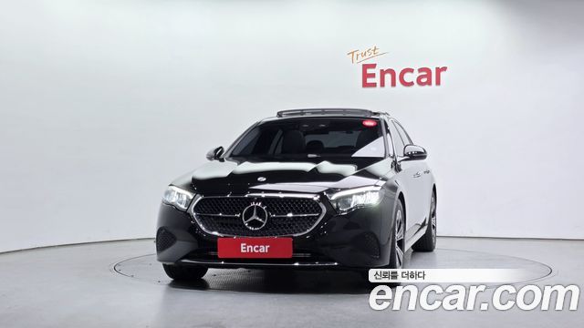 Mercedes-Benz E-Class 2025 — photo 3