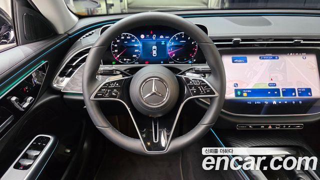 Mercedes-Benz E-Class 2025 — photo 18