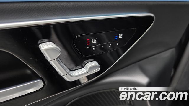 Mercedes-Benz E-Class 2025 — photo 24