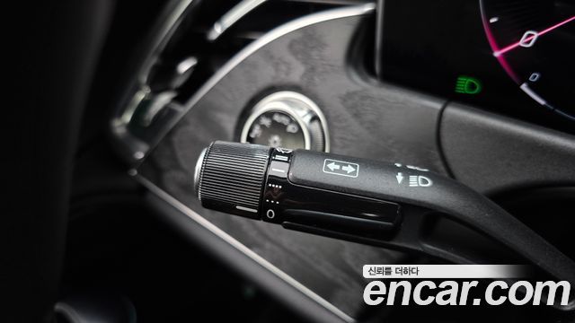 Mercedes-Benz E-Class 2025 — photo 25