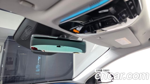 Mercedes-Benz E-Class 2025 — photo 27