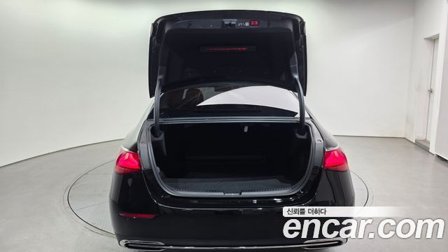 Mercedes-Benz E-Class 2025 — photo 30