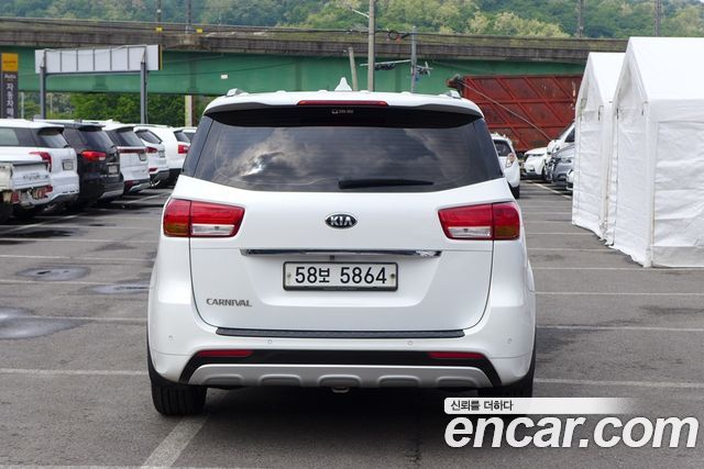 Kia Canival 2016 — photo 4