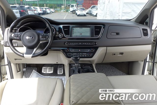 Kia Canival 2016 — photo 7