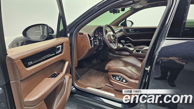 Porsche Cayenne 2020 — photo 13