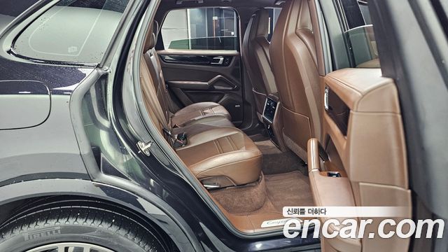Porsche Cayenne 2020 — photo 18
