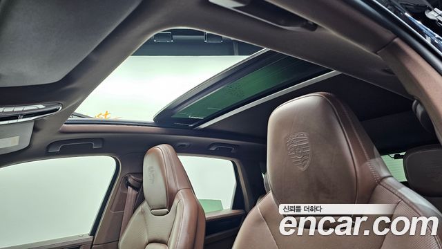 Porsche Cayenne 2020 — photo 25