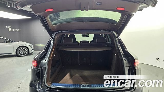 Porsche Cayenne 2020 — photo 26