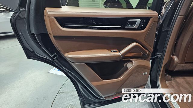 Porsche Cayenne 2020 — photo 15