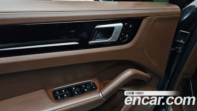 Porsche Cayenne 2020 — photo 30