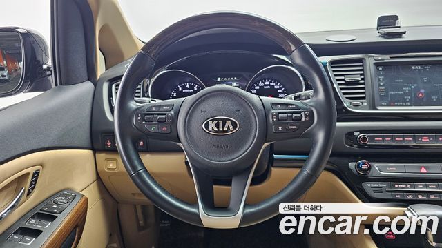 Kia Canival 2018 — photo 13