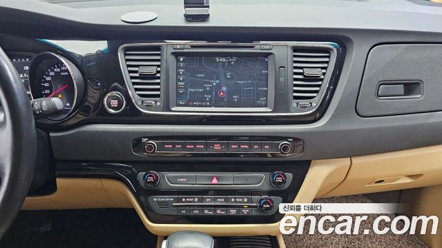 Kia Canival 2018 — photo 14