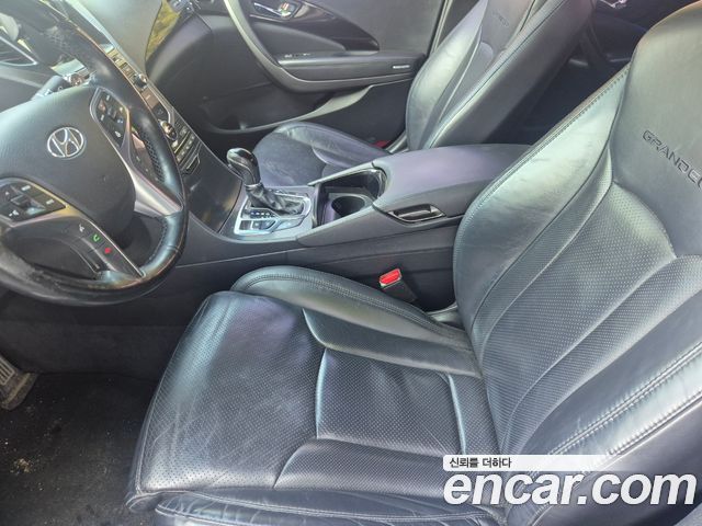 Hyundai Grandeur 2015 — photo 16