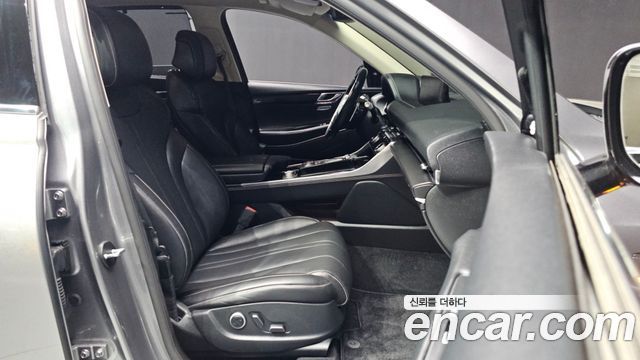 Genesis GV80 2020 — photo 17