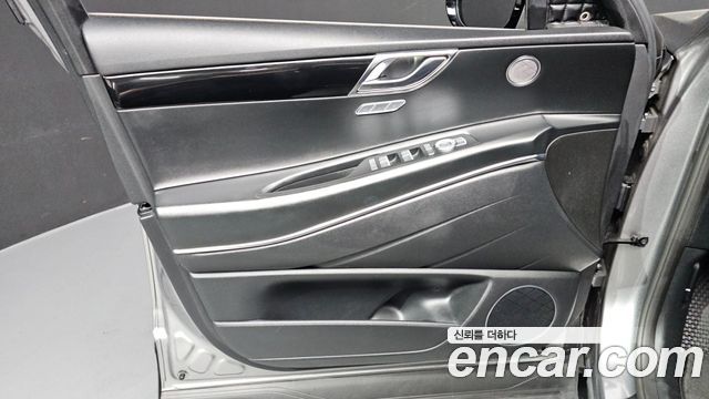Genesis GV80 2020 — photo 14