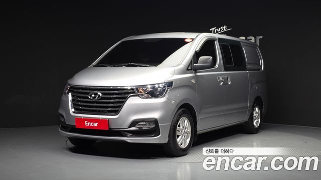 Hyundai Starex 2019 — photo 1