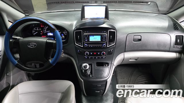 Hyundai Starex 2019 — photo 10