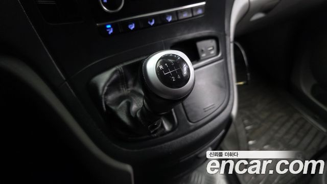 Hyundai Starex 2019 — photo 12