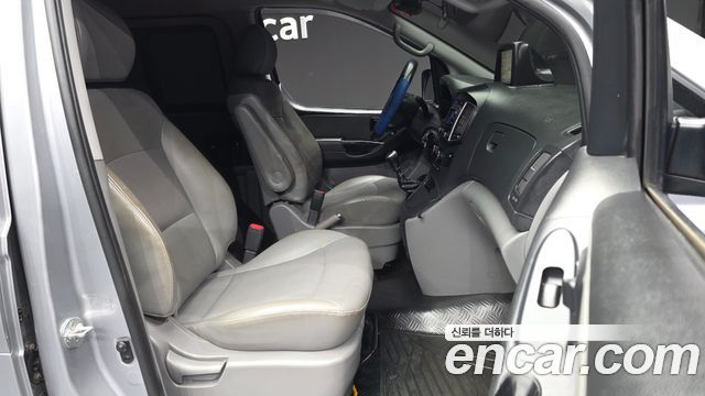 Hyundai Starex 2019 — photo 17
