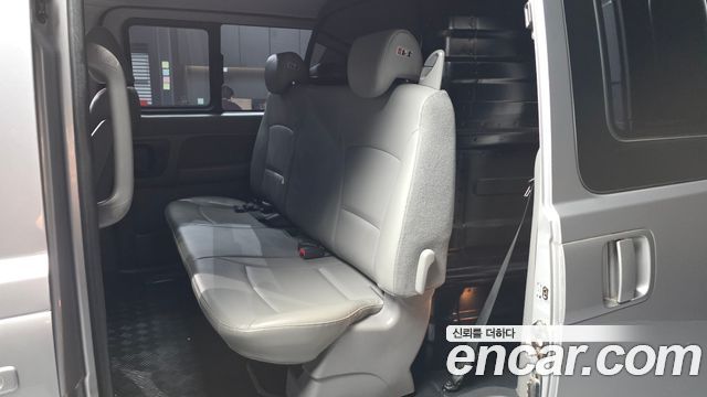 Hyundai Starex 2019 — photo 18