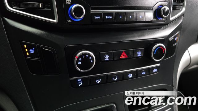 Hyundai Starex 2019 — photo 21