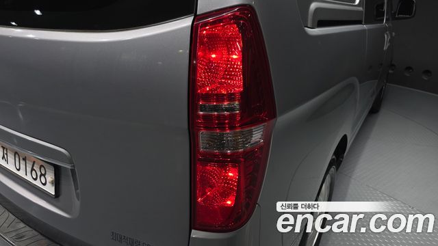 Hyundai Starex 2019 — photo 9