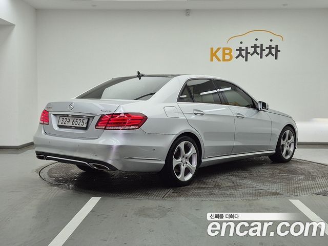 Mercedes-Benz E-Class 2015 — photo 4