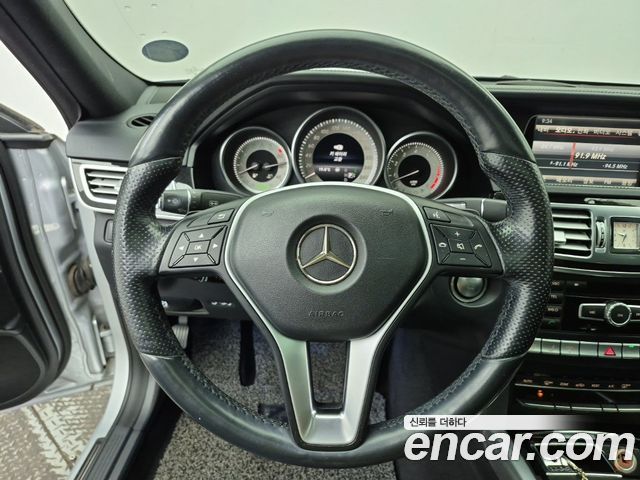Mercedes-Benz E-Class 2015 — photo 7