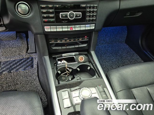 Mercedes-Benz E-Class 2015 — photo 10
