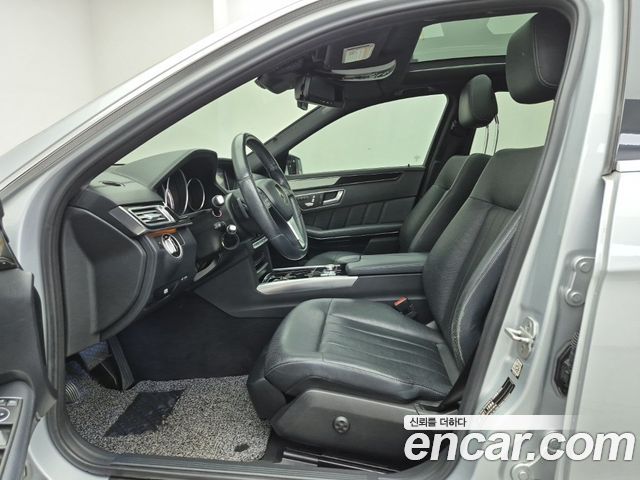 Mercedes-Benz E-Class 2015 — photo 11