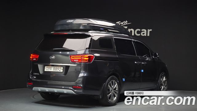 Kia Canival 2019 — photo 2