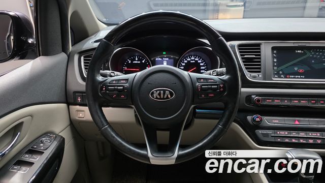 Kia Canival 2019 — photo 13